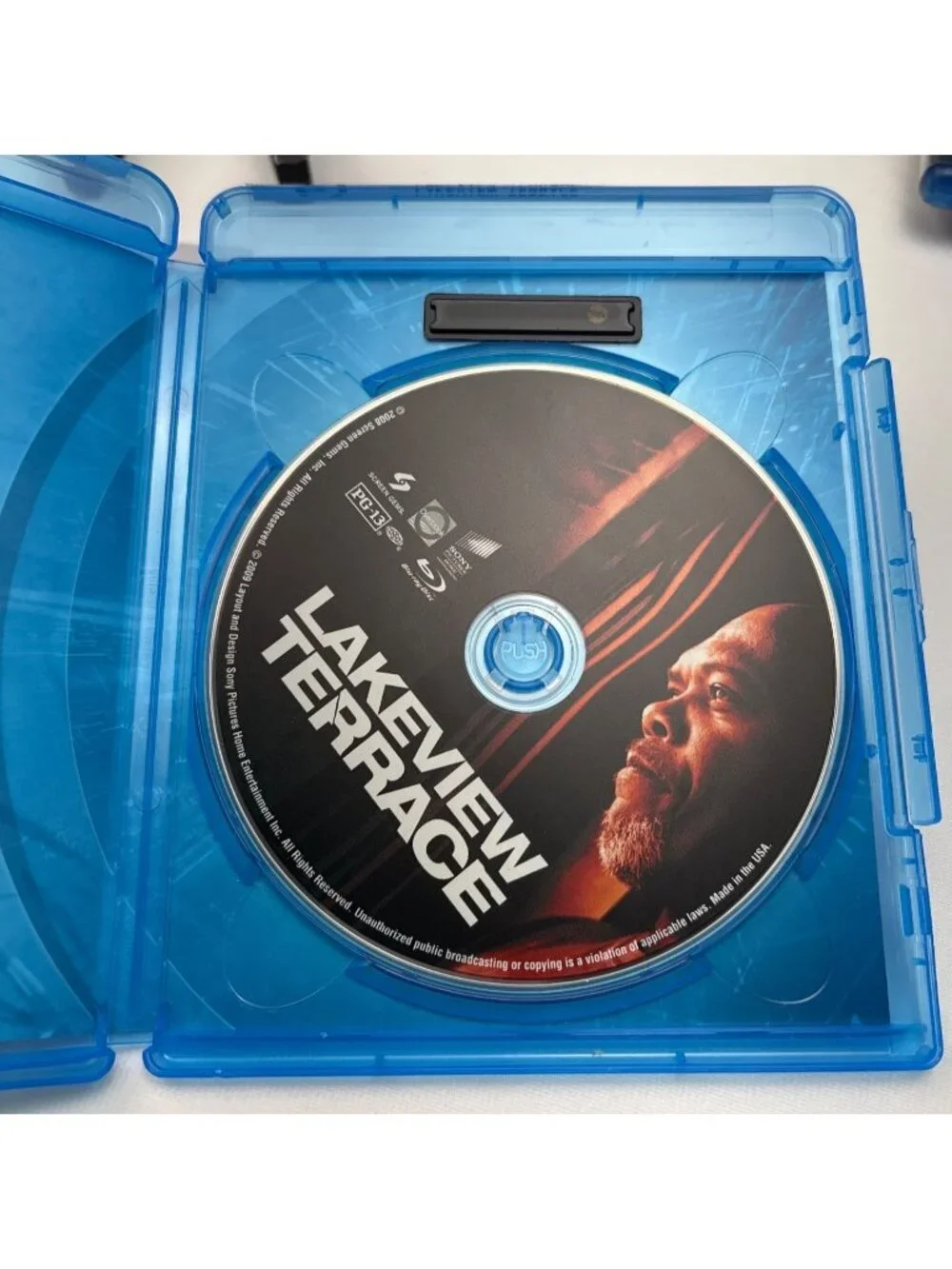 Lakeview Terrace Blu-Ray Starring Samuel Jackson a Thrilling Neighborly Drama